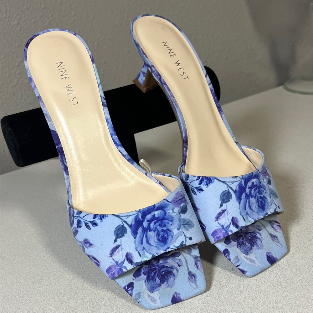 Nine West Floral Blue Heels - Picture 2 of 8